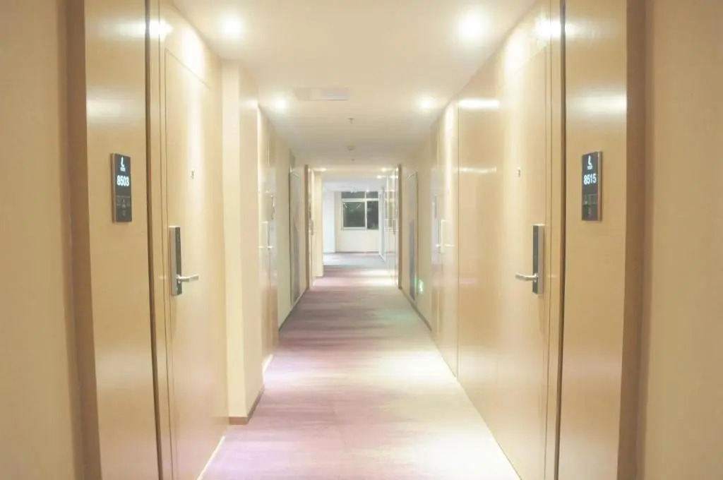 Lavande Hotels Guangzhou Fangcun Huadiwan Metro Station