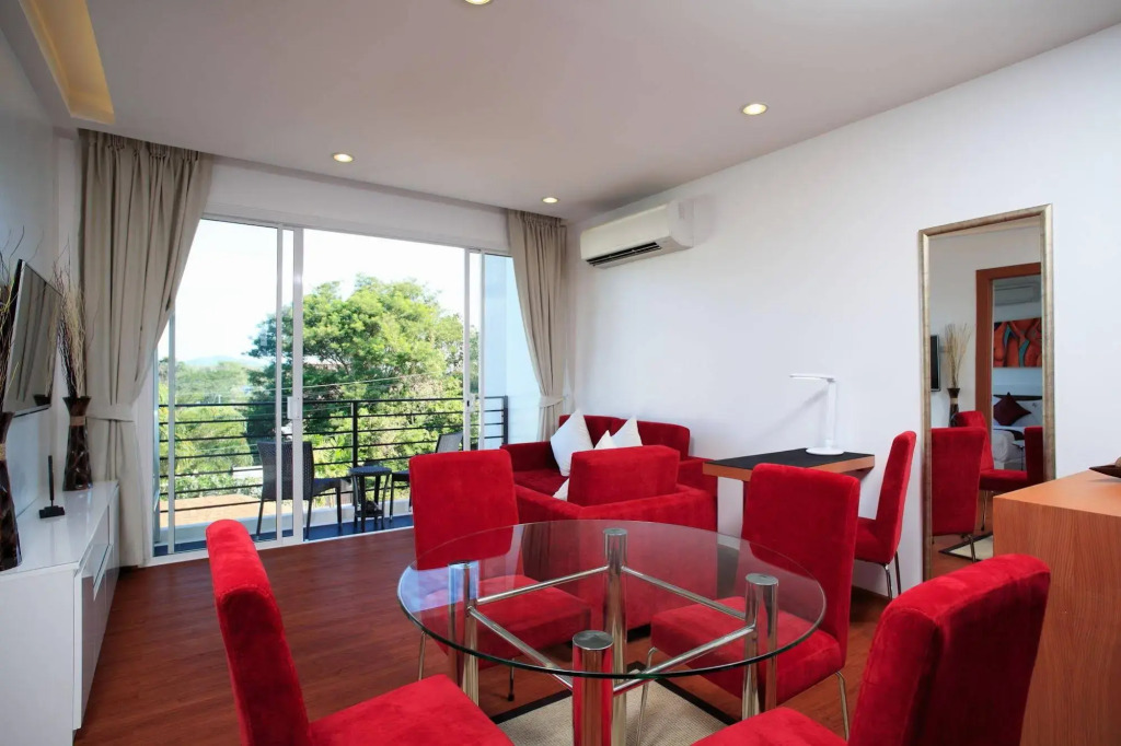 BTR Suites Hotel