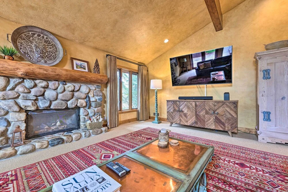 Luxe Sun Valley Retreat w/ Hot Tub, 3 Mi to Resort