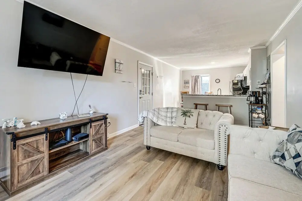 Walk to Ocean: North Topsail Beach Gem w/ Balcony!