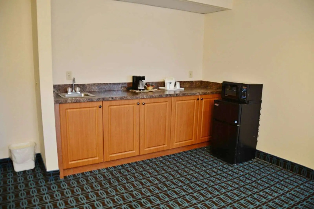Country Hearth Inn & Suites - Kenton