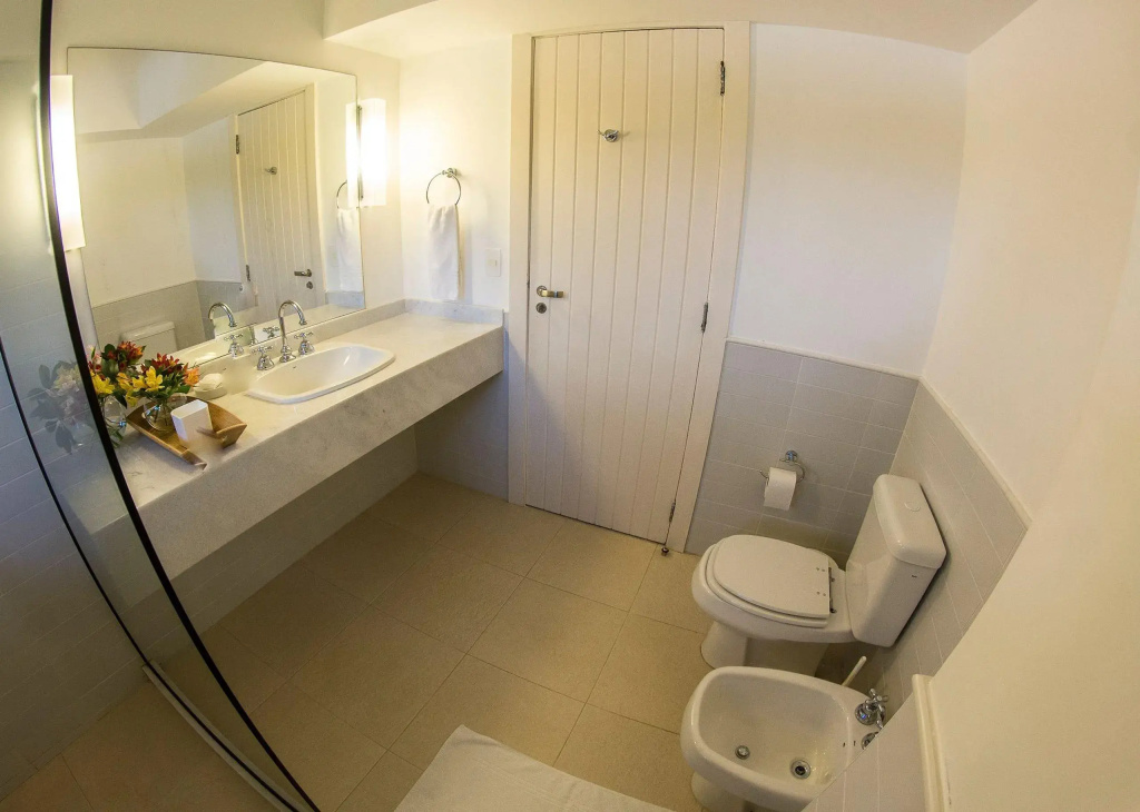 Exuberância & Acesso Direto à Praia da Tartaruga com Uma Vista Única Por Luxury Rentals