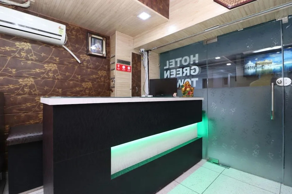 OYO 29059 Hotel Green Tower