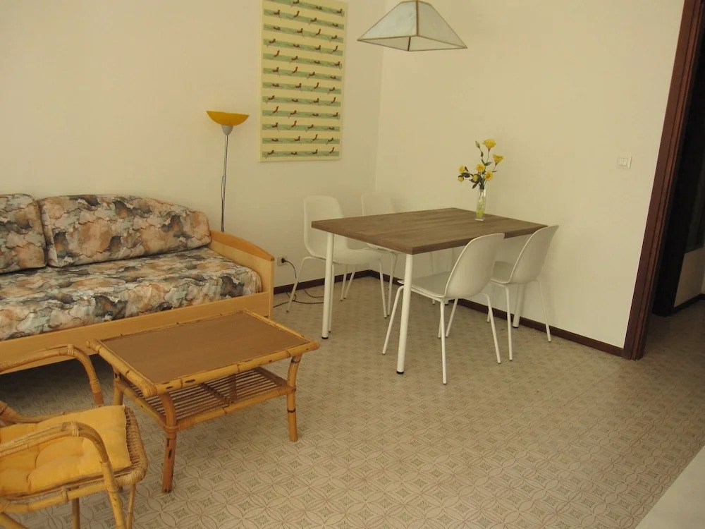 Modern Flat With Balcony at Grado Pineta