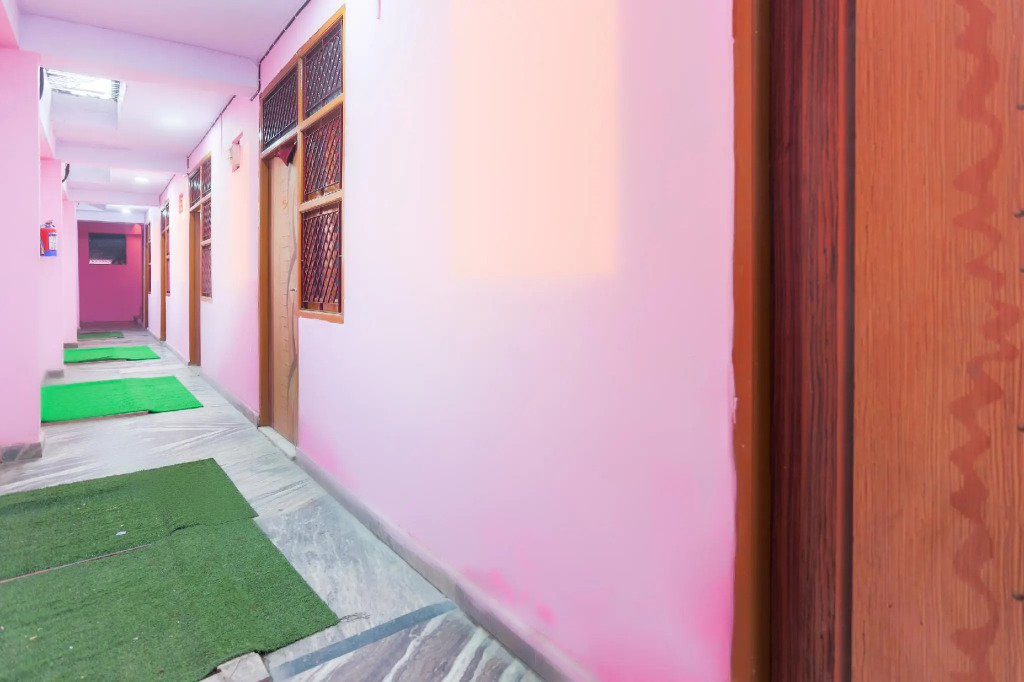 OYO 69757 Hotel Umang