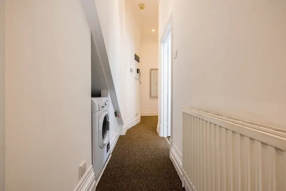 Spacious Apartment With Office Rear Terrace