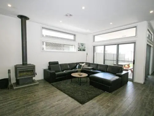 43B Twynam Street