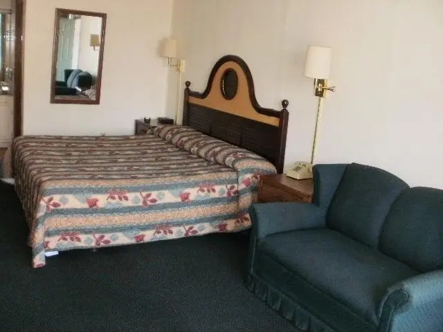 Holiday Motel - Whiteville