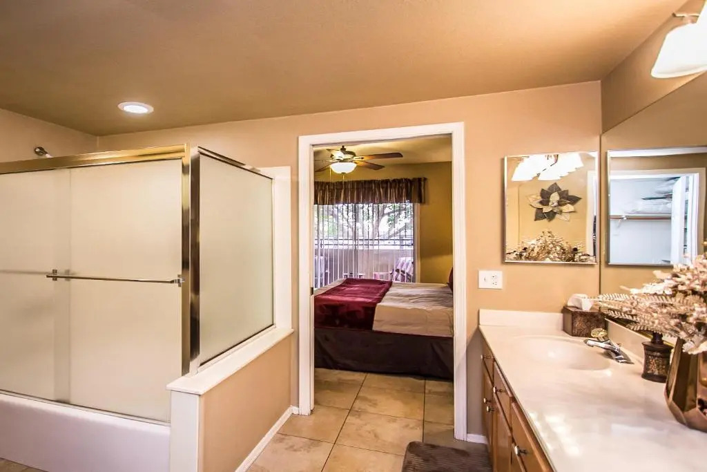 Private Resort Community w/3 Pool-Spa Complexes, ALL HEATED & OPEN 24/7/365!