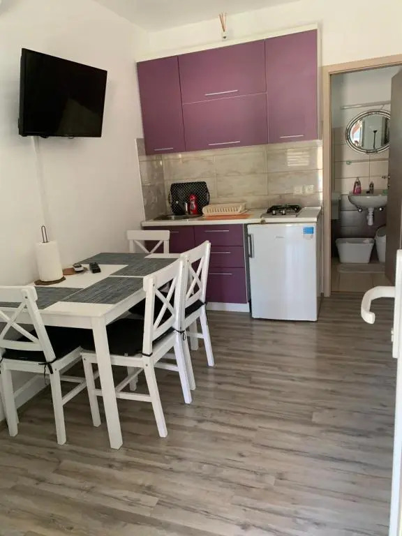 Sunny Side Apartments