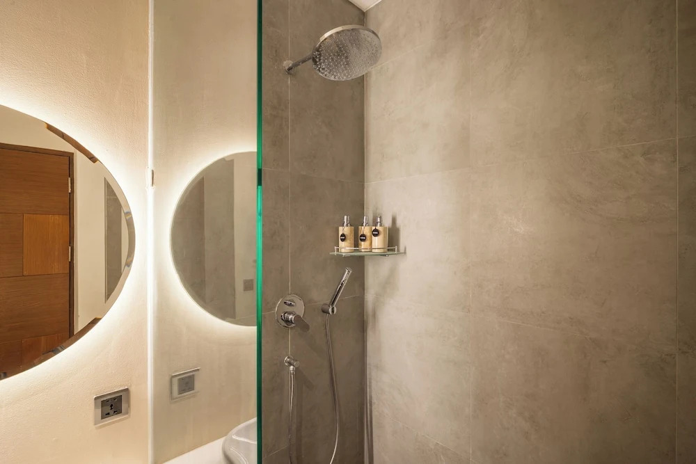 Designer 5br Villa, 400m to Café Del Mar