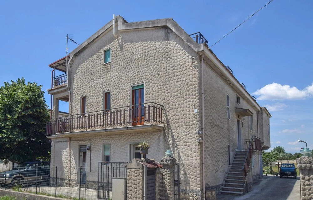 Beautiful Apartment in Sellia Marina With 2 Bedrooms and Wifi