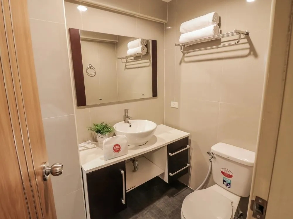 Ratchada Point Hotel