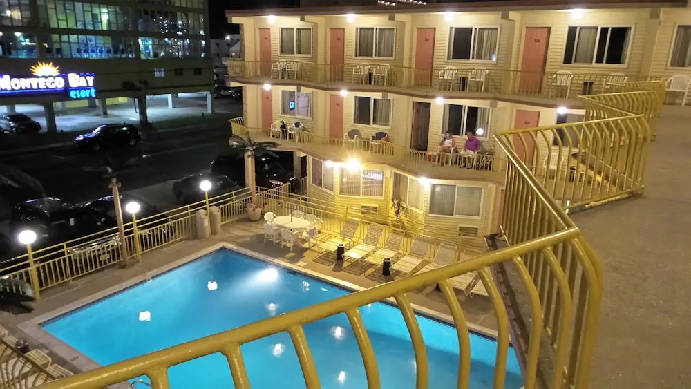 Golden Rail Motel
