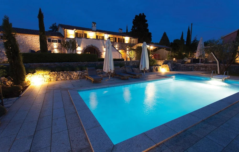 Awesome Home in Dobrinj With Wifi and 2 Bedrooms