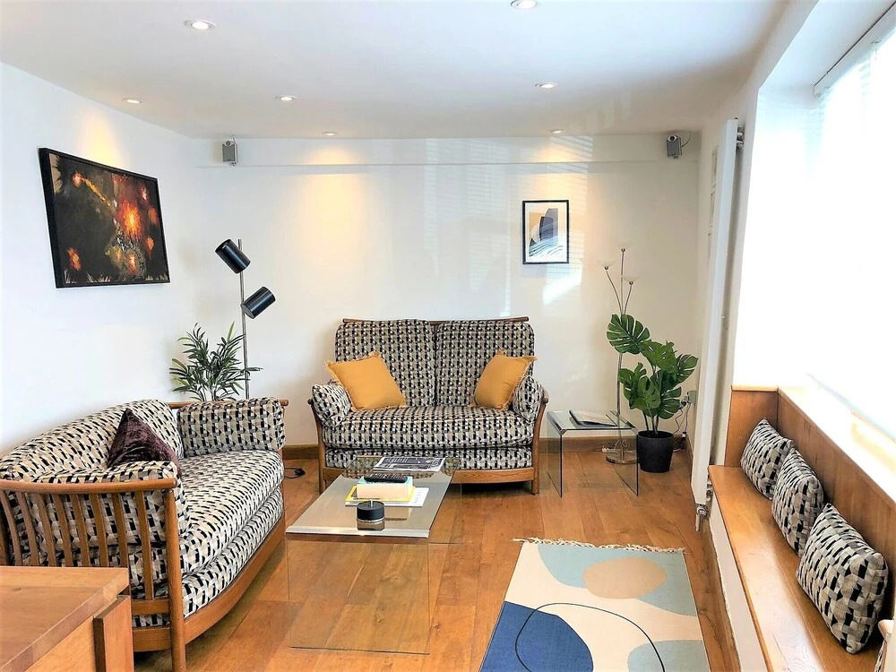 Prime Location- Detached Clifton Home With Parking