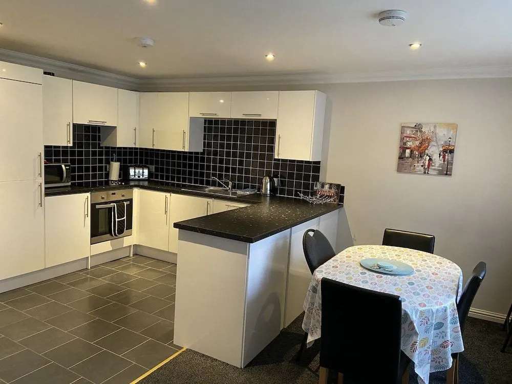 Ivy Cottage-Serviced accommodation