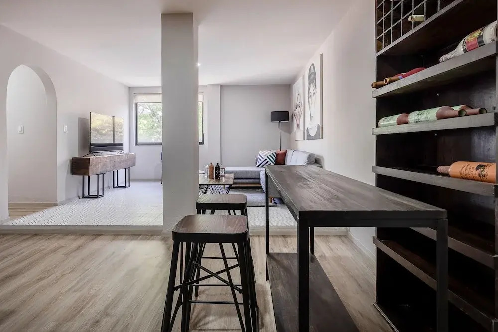 Urban Oasis in Roma - Wifi - Laundry - Sleeps 7