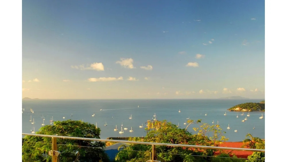 Horizons - Airlie Beach