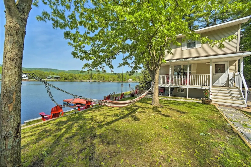 Hudson River Home w/ Fire Pit, Near Belmont Stakes