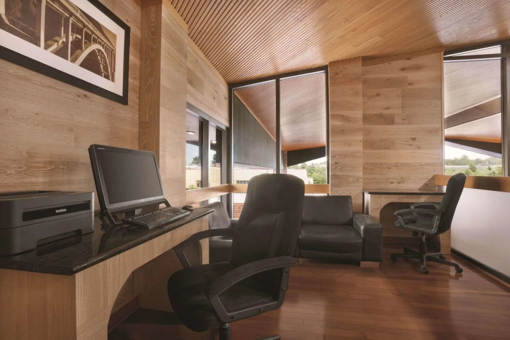 Country Inn & Suites by Radisson, Indianapolis East, IN