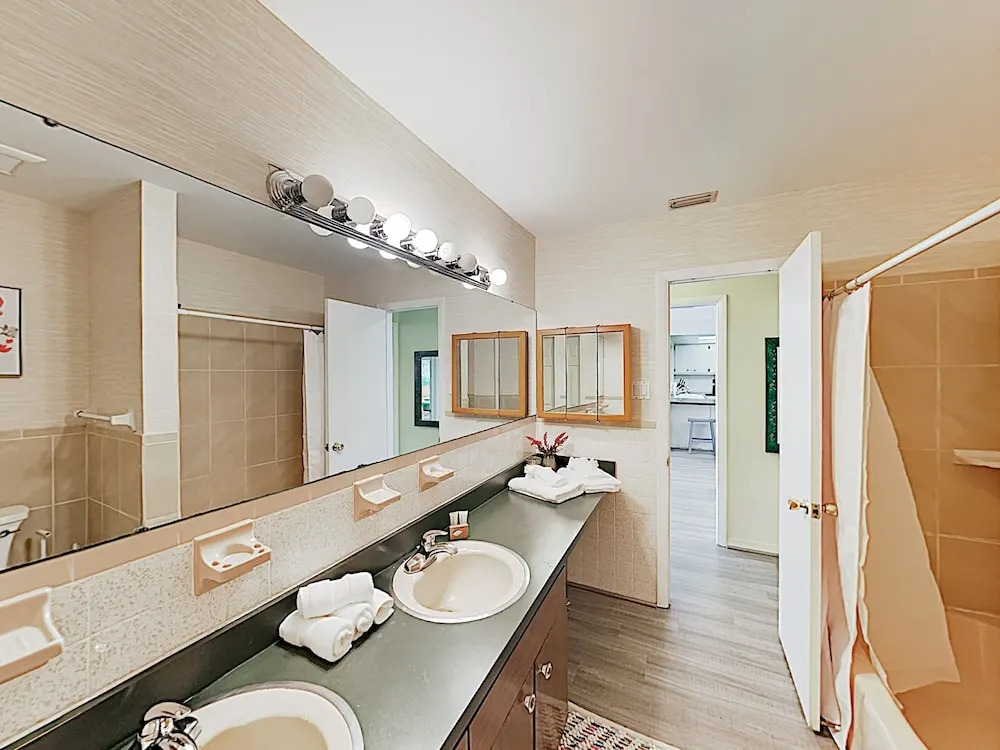 New Listing! Pine Ridge W/ Lanai & Pool 3 Bedroom Home