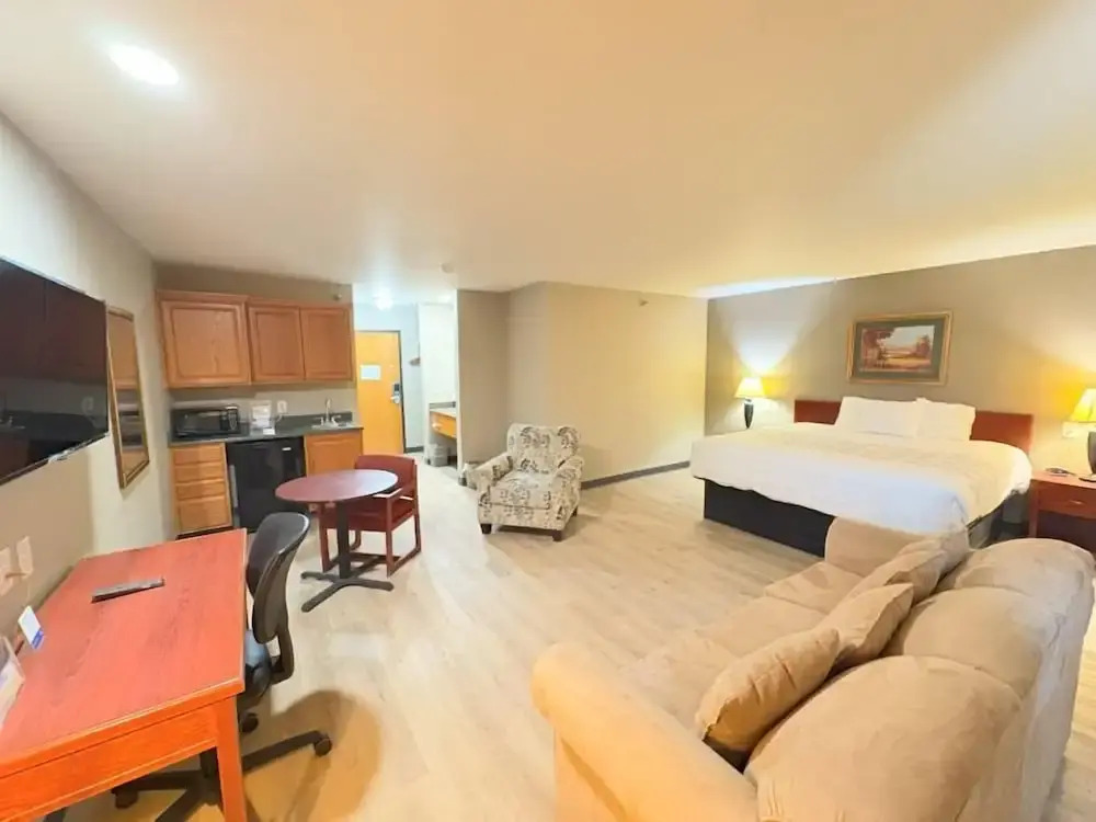 Larned Inn & Suites