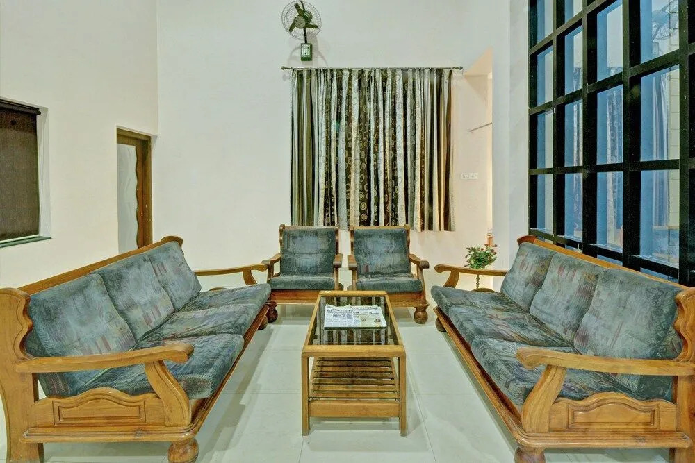 Oyo 30636 Hotel Navaratna International