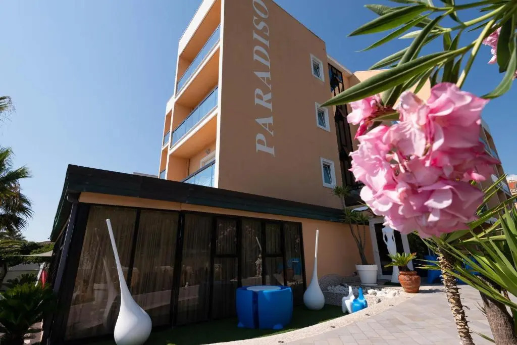 Hotel Paradiso