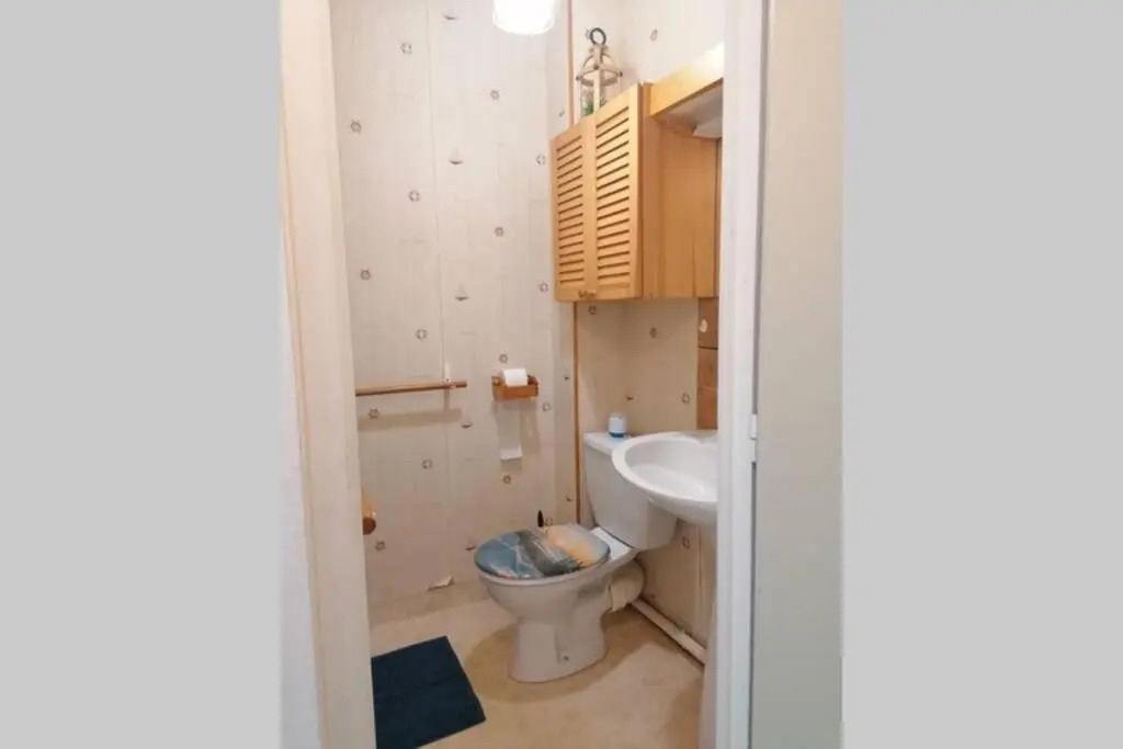 agréable studio avec terrasse à150m de la plage