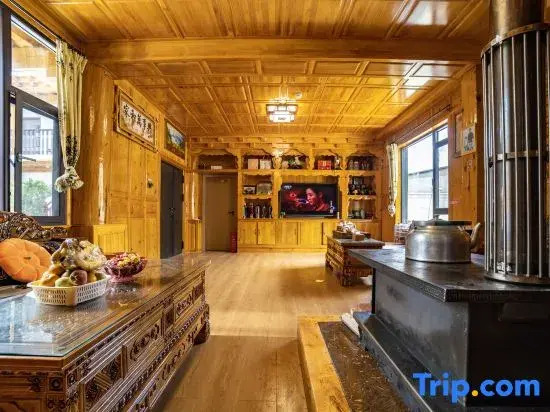 Zhuomei SERENE WARM HAVEN: Cloud & Snow Oxygen Guesthouse (Dukezong Ancient City)