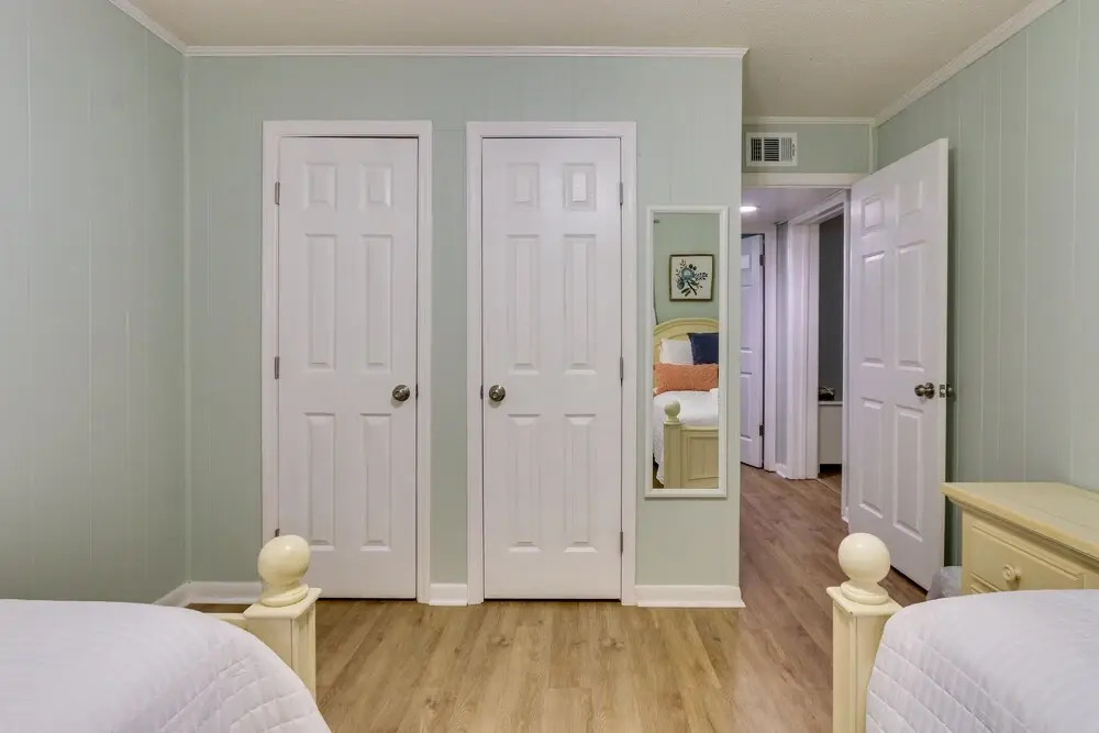 Walk to Beach: Hilton Head Getaway w/ Balcony!