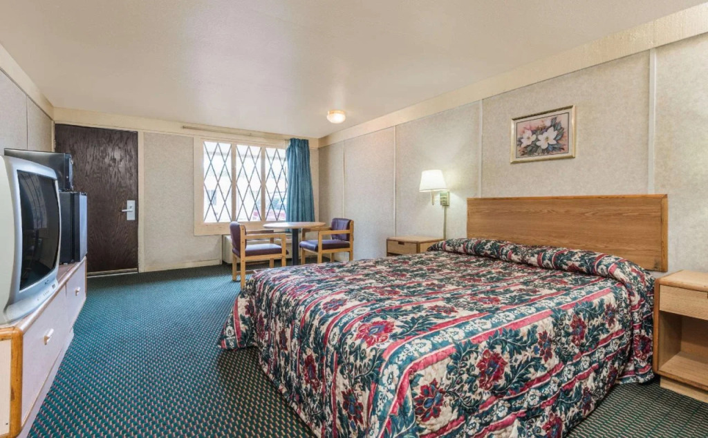 Knights Inn - Franklin, OH