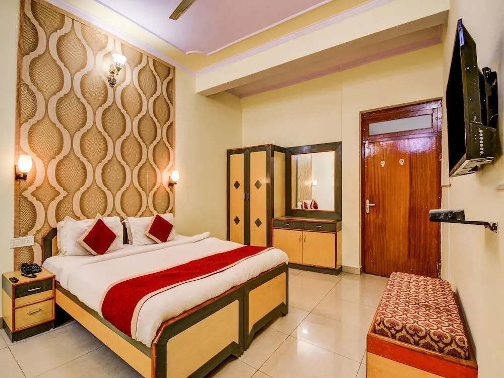 OYO 22110 Hotel Karni Palace