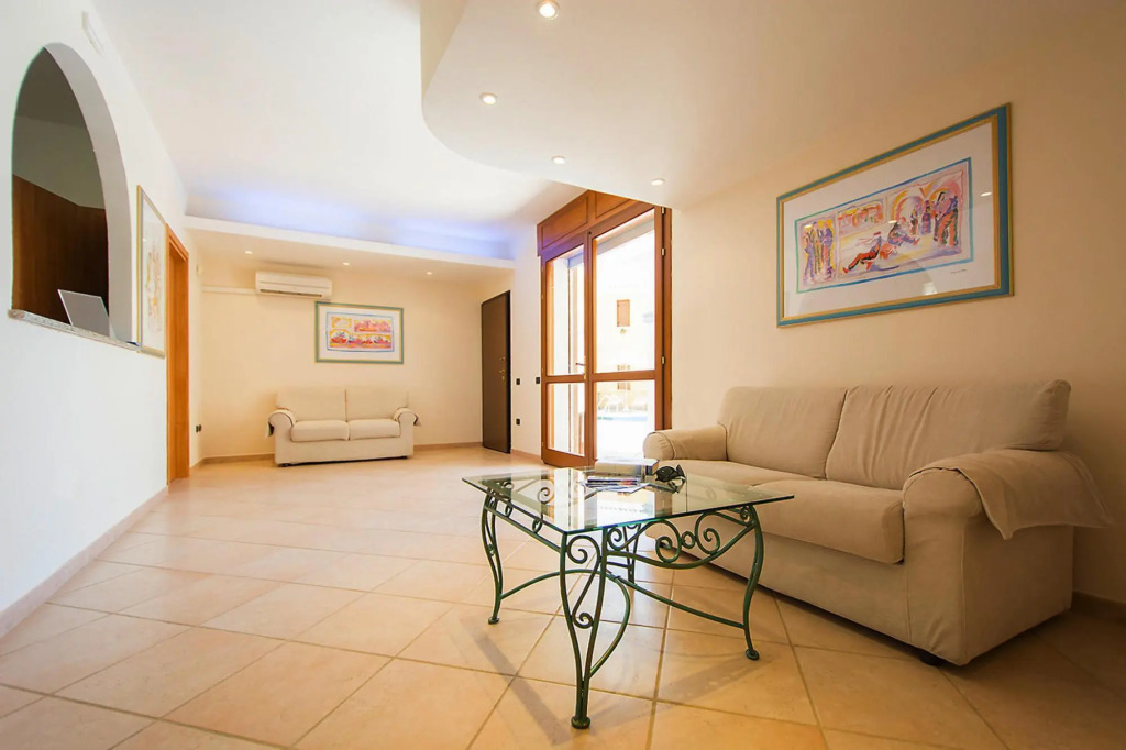 Flat close to stores in Sos Alinos