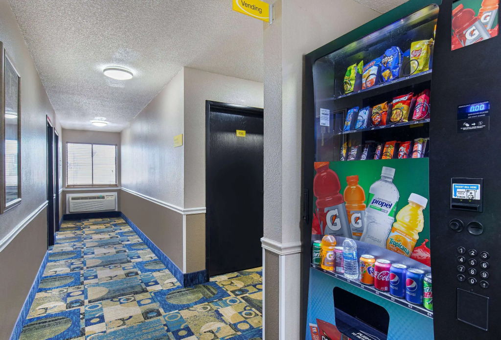 Super 8 by Wyndham Somerset