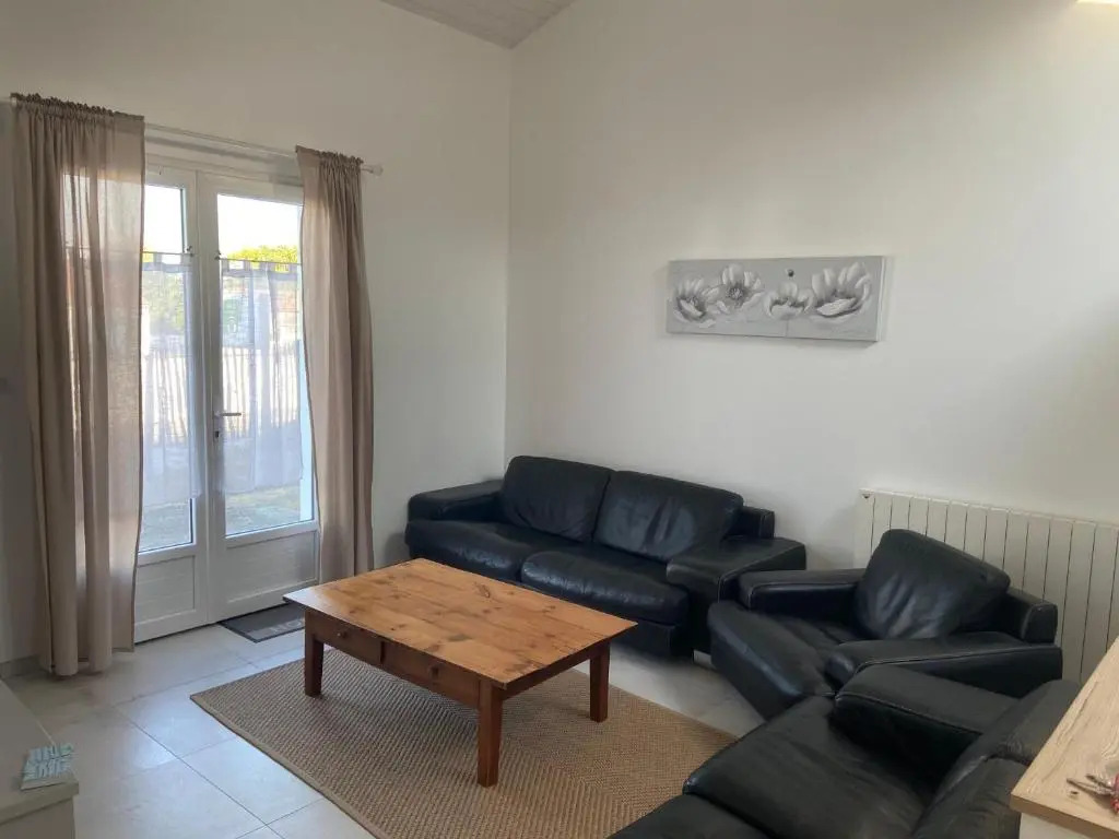 Maison Traditionnelle Rénovée, Proche Plage, Barbâtre - Terrasse, Wifi, Confort Modern - FR-1-426-371