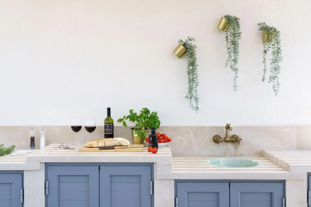 Lovely new villa with pool at walking distance from the beach-VILLA MARZAMEMI