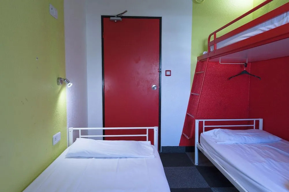 Lemon Hotel - Mery sur Oise/Cergy
