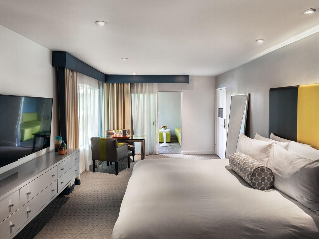 Sunset Marquis Hotel