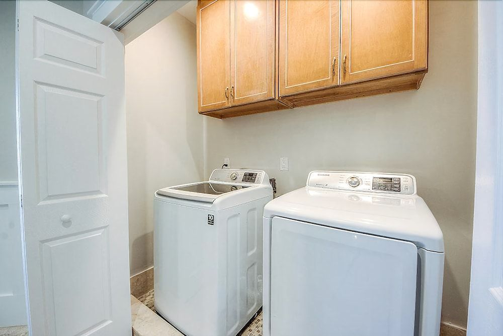 Costa Del Mar 5 Bedroom Holiday Home by Five Star Properties
