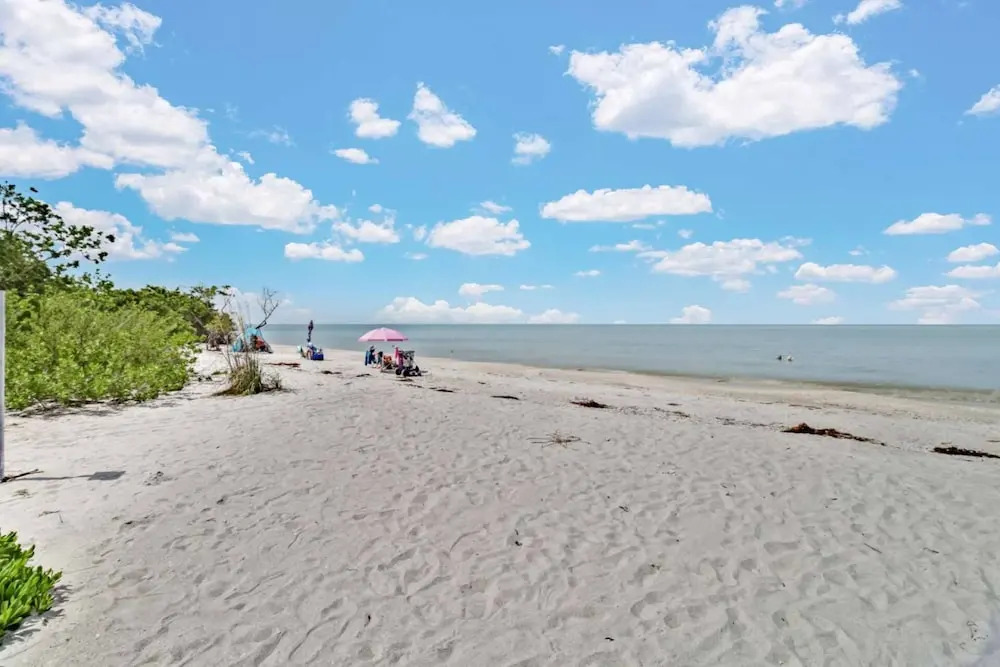 Estero Beach & Tennis 807 B