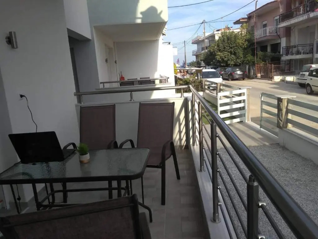 Petrani Suite 1
