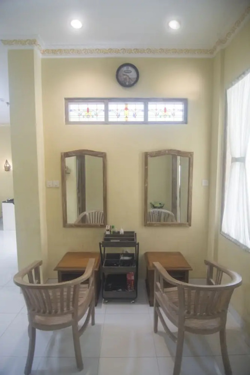 Ndalem Nuriyyat Villa, Spa & Skin Care