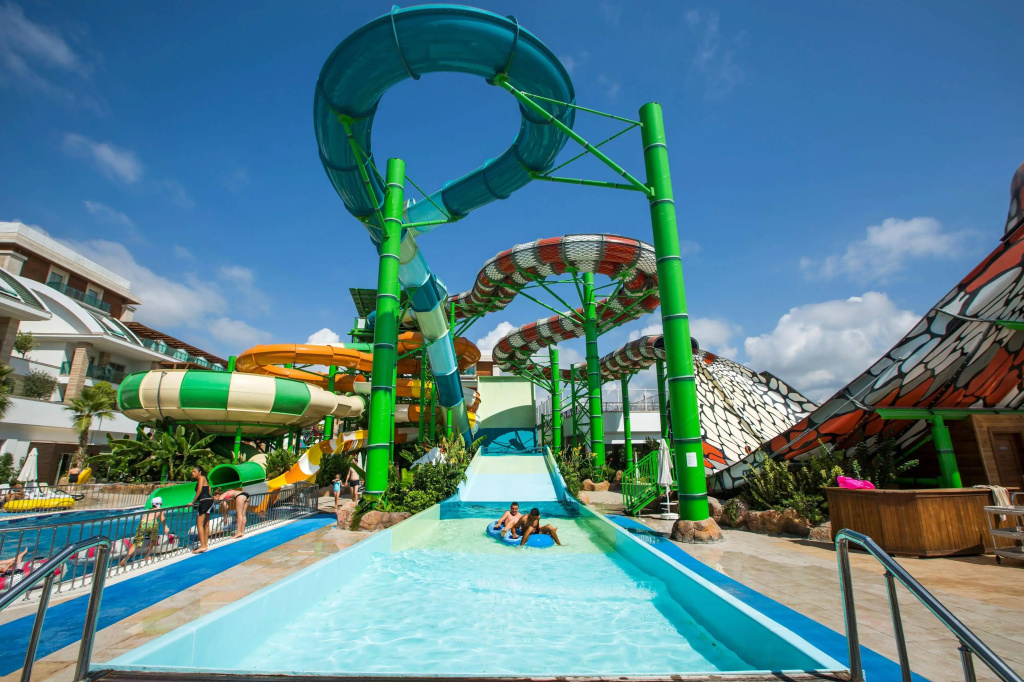 Crystal Waterworld Aqua Collection