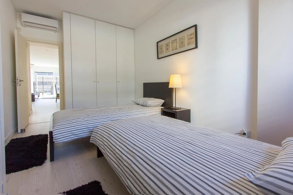Expo River Side by Homing