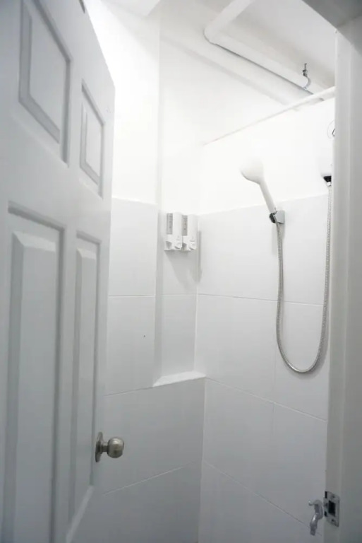 ROOM 218 - Dorm for rent - Adults Only