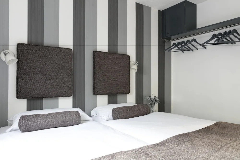 The Addenbrooke's Suite (Peymans)
