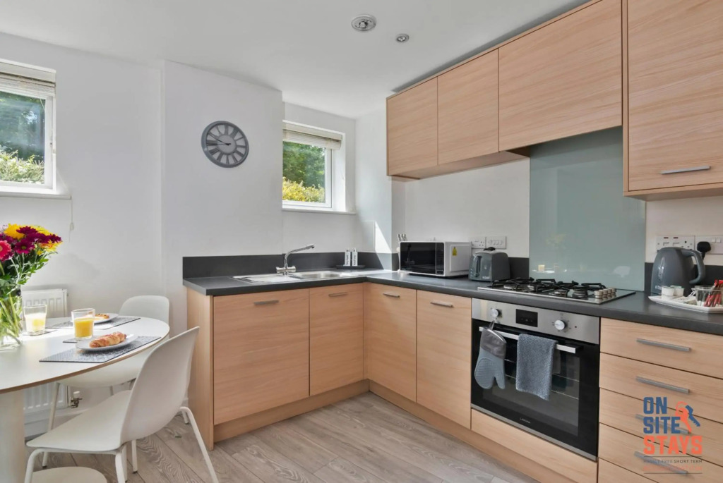 2 bed apt, en suite, Balcony, Wifi, 2 x parking