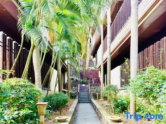 Naxiangshan Rainforest Resort Hotel (Baoting Yanoda Store)